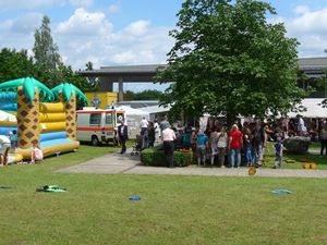 Neben der Hüpfburg präsentierte sich die BRK Bereitschaft Gersthofen